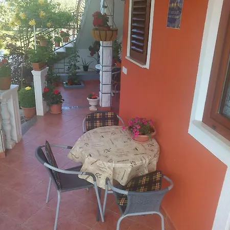 Gogo Apartman